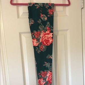 SOLD NWOT Lularoe Leggings