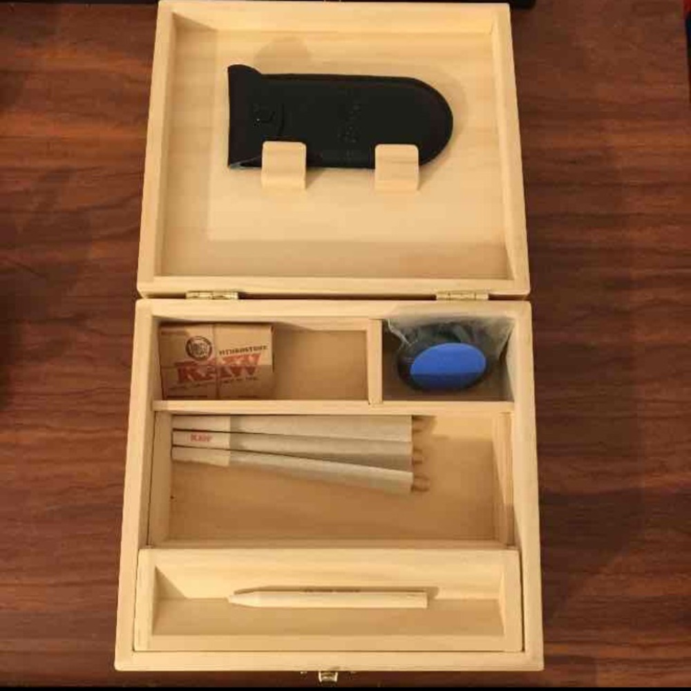 Supreme Rolling Wooden Box w/ Goodies