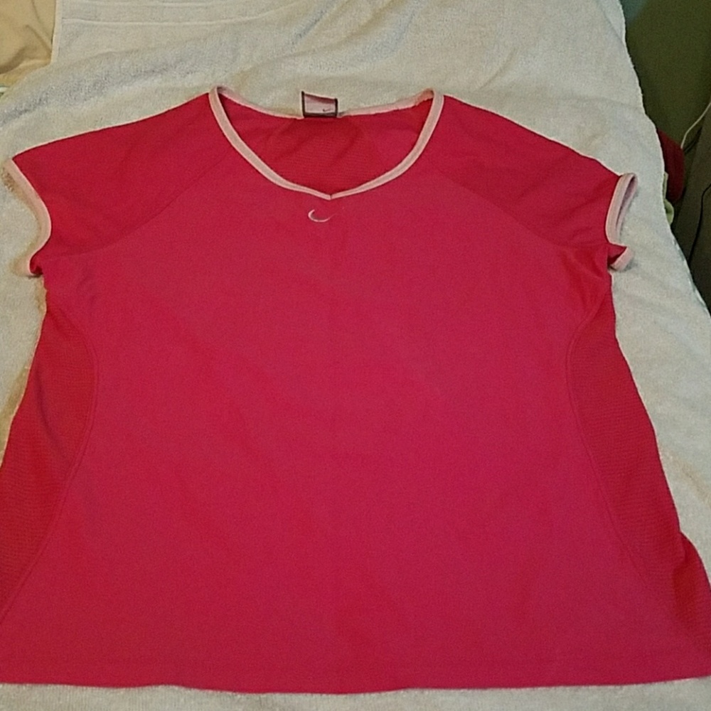 Nike fit dry workout wear
