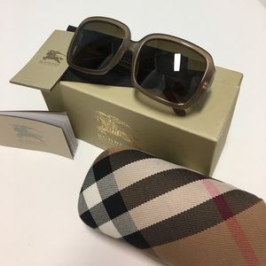 💐💐AUTHENTIC BURBERRY SUNGLASSE💐💐