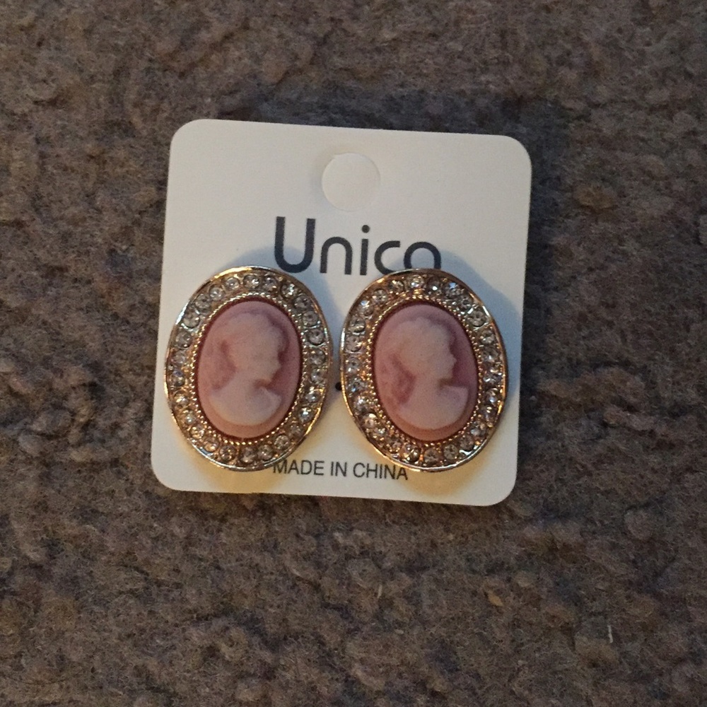 🐝Queening earrings🐝