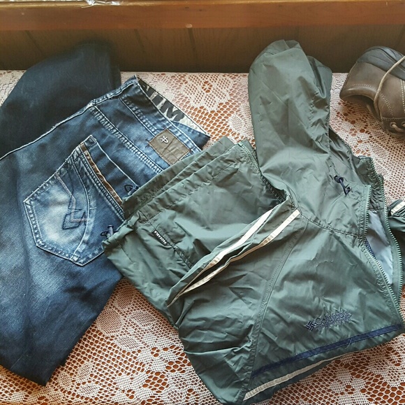 Men's Columbia packable hooded windbreaker - Picture 4 of 7