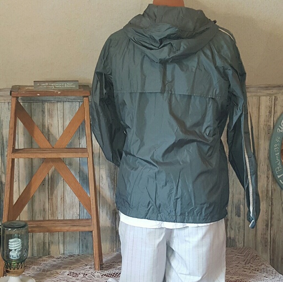 Men's Columbia packable hooded windbreaker - Picture 3 of 7