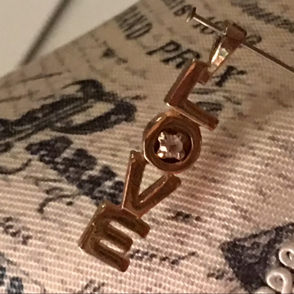 💐LOVE PENDANT WITH DIAMOND - Picture 2 of 3
