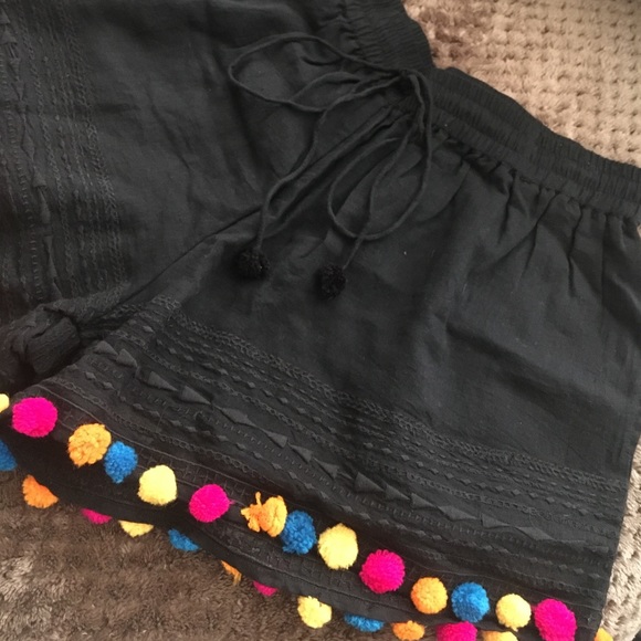Rory Beca Pom Pom Shorts - Picture 2 of 7