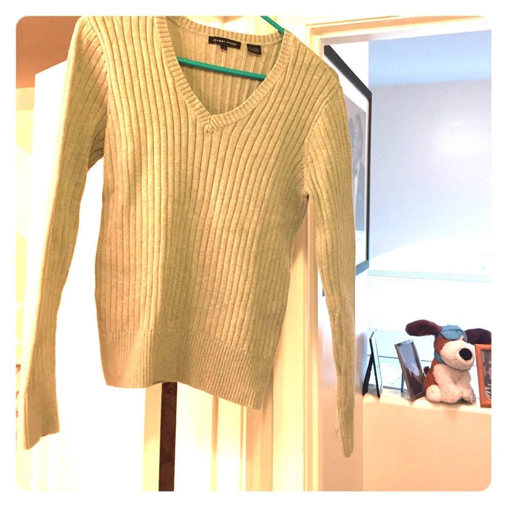 Beautiful Light Green Sweater!
