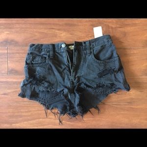 Hollister high Waisted Jean Shorts frayed