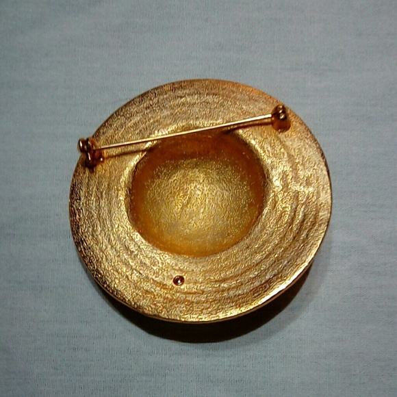 Flowered Hat Brooch - Picture 2 of 3