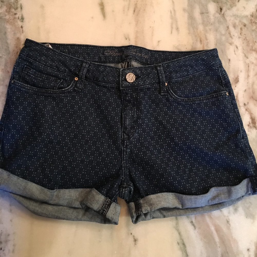 Patterned jean shorts