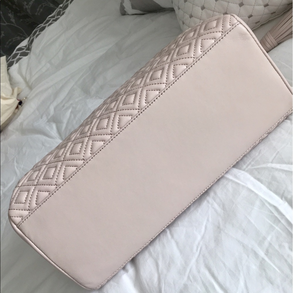 !!Sold!!!!Tory Burch Open Fleming Purse - Picture 5 of 8