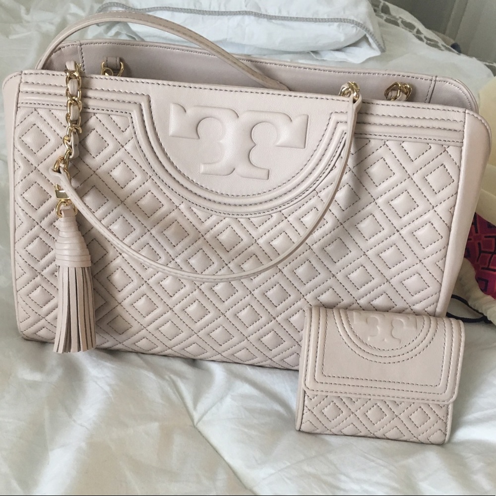 !!Sold!!!!Tory Burch Open Fleming Purse - Picture 2 of 8