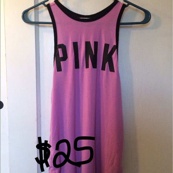 Powered by pizza PINK tee - Picture 1 of 2