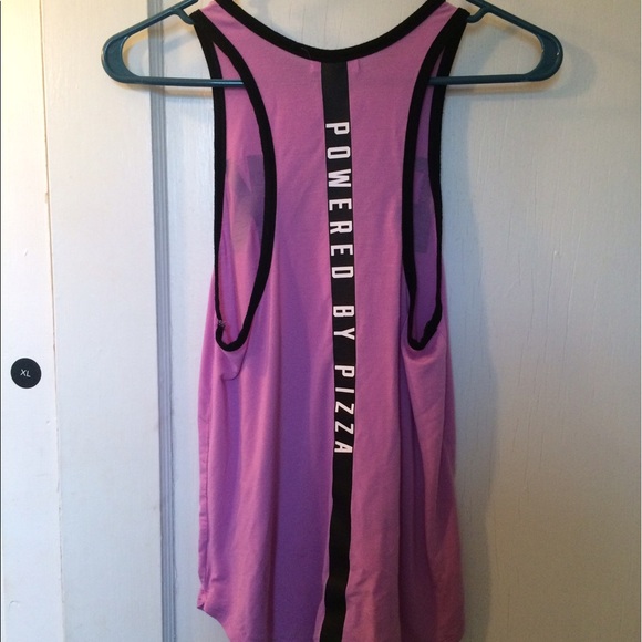 Powered by pizza PINK tee - Picture 2 of 2