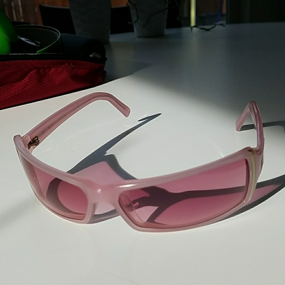 “THINK PINK" Pink Lens Sunglasses-optical quality lenses