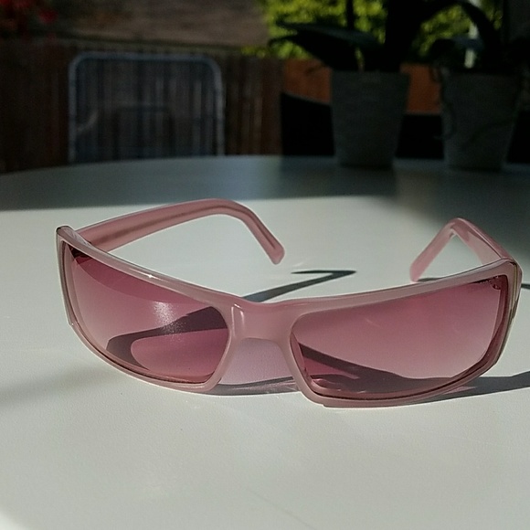 “THINK PINK" Pink Lens Sunglasses-optical quality lenses - Picture 2 of 5