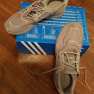 Mens new grey racer lite Adidas size 11