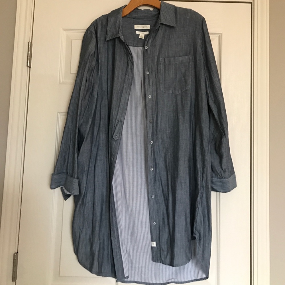 Size M Treasure & Bond oversized chambray shirt