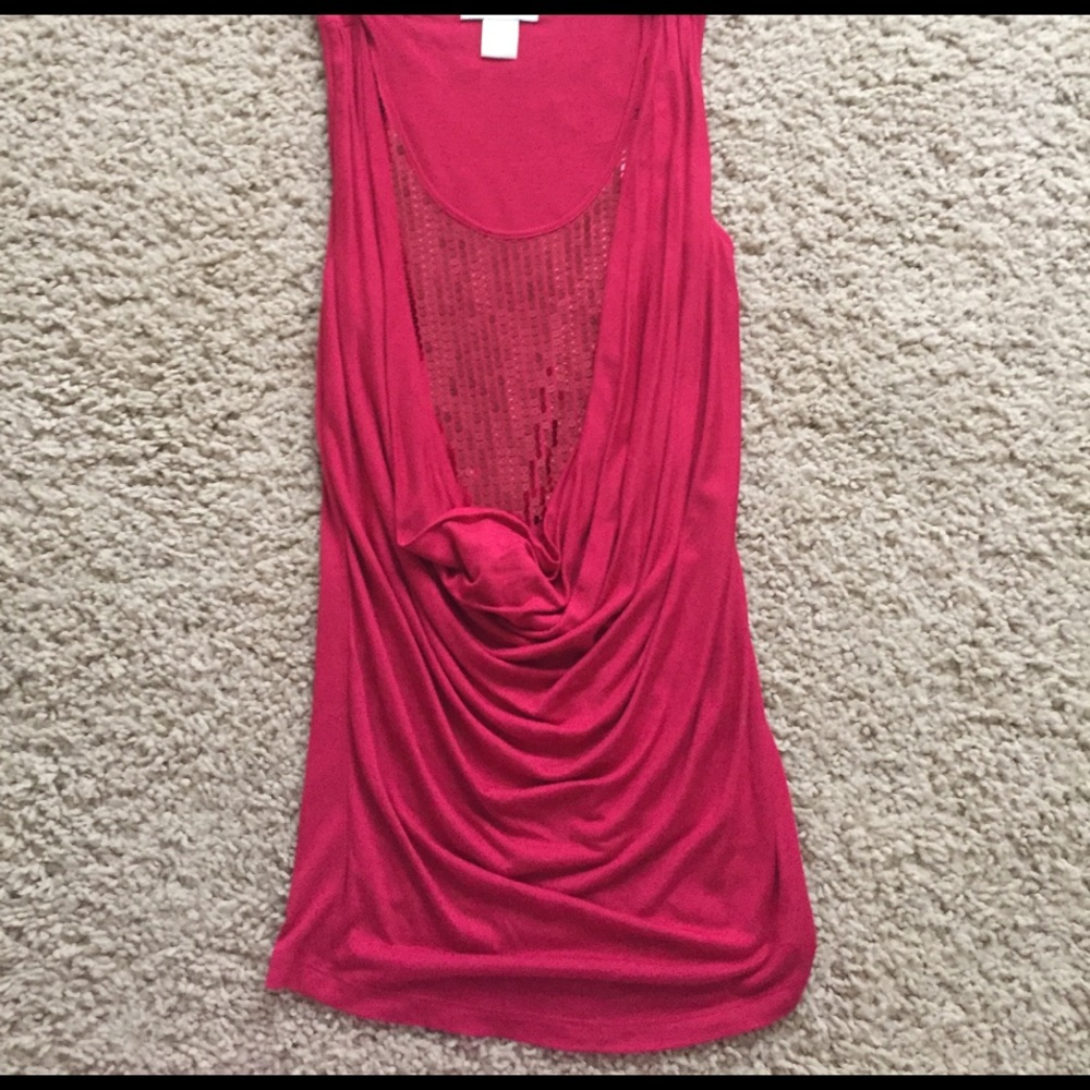 Beautiful red sleeveless top.