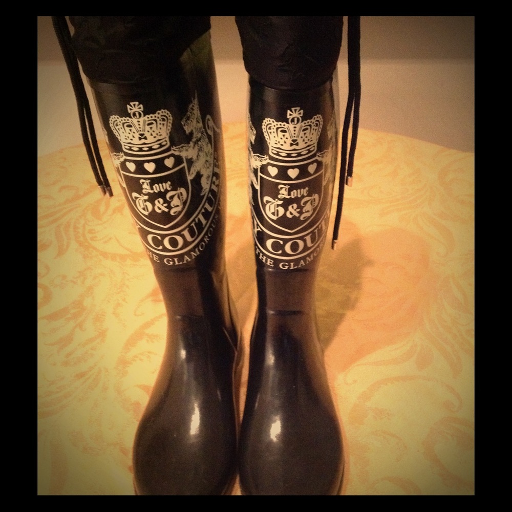 Juicy couture rain boots size 6