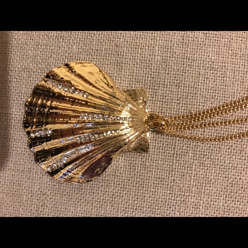 NWT Lilly Pulitzer Shell necklace