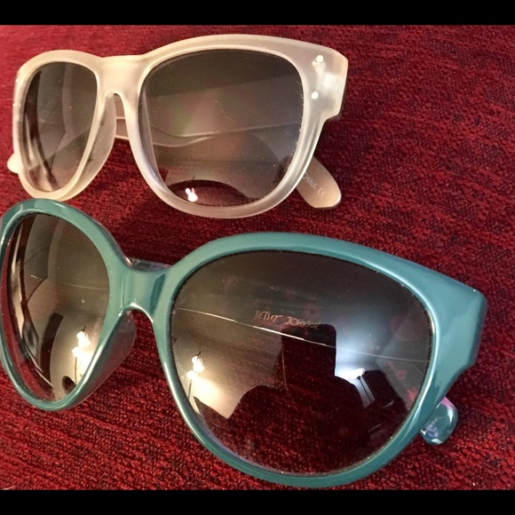 Betsey Johnson *2 for 1*! Sunglasses - Picture 1 of 8