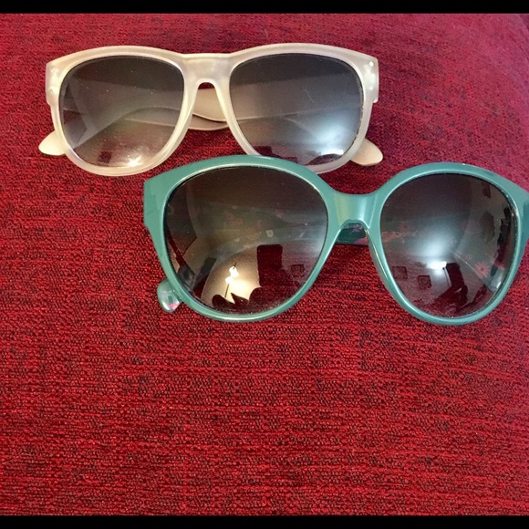 Betsey Johnson *2 for 1*! Sunglasses - Picture 2 of 8