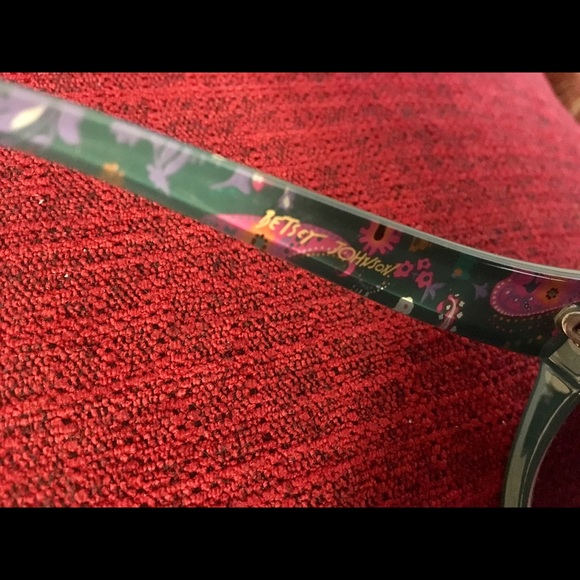 Betsey Johnson *2 for 1*! Sunglasses - Picture 4 of 8