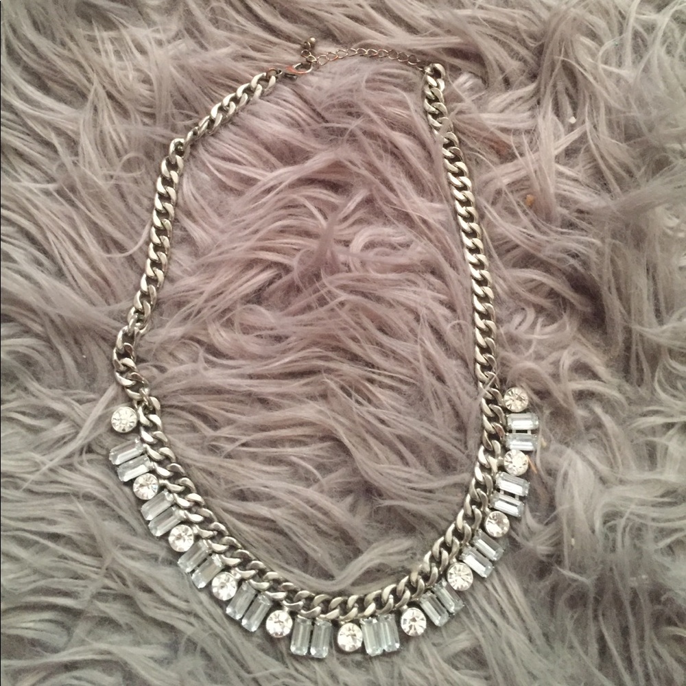 Adjustable silver necklace with clear stones