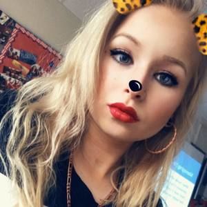 Meet your Posher, Olivia