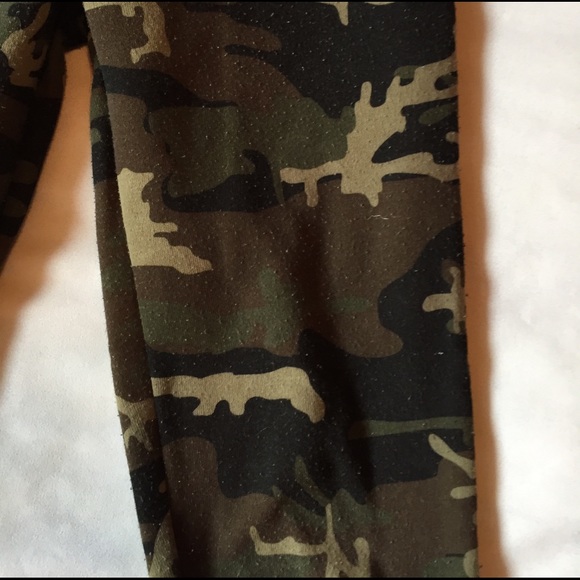 Boys camo joggers - Picture 2 of 4