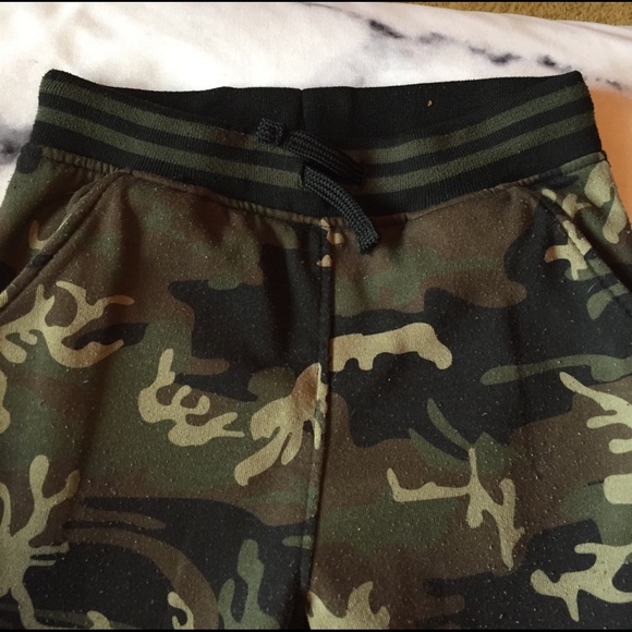 Boys camo joggers - Picture 3 of 4