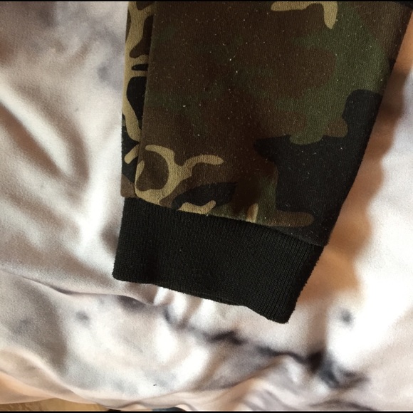 Boys camo joggers - Picture 4 of 4