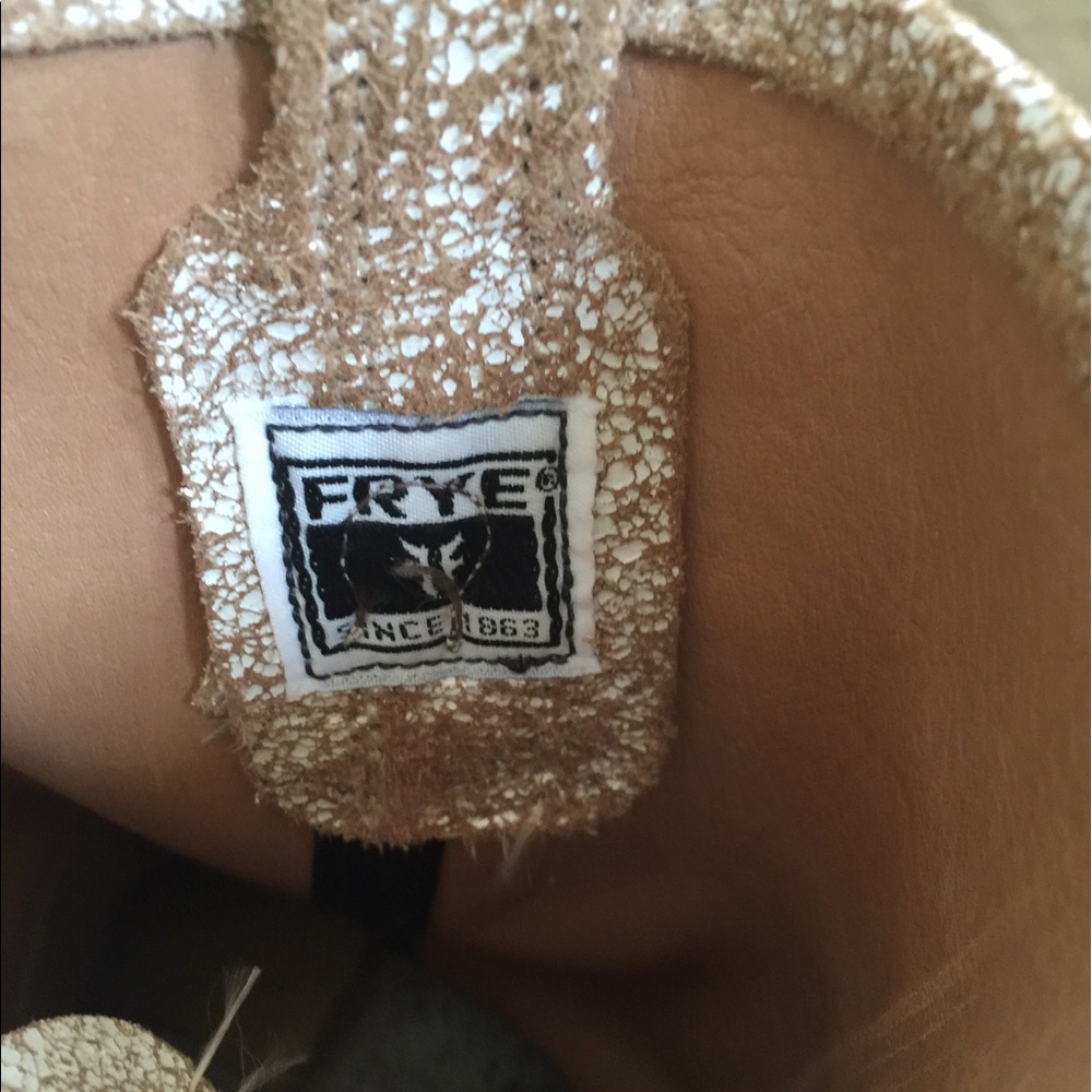 frye - Picture 6 of 7