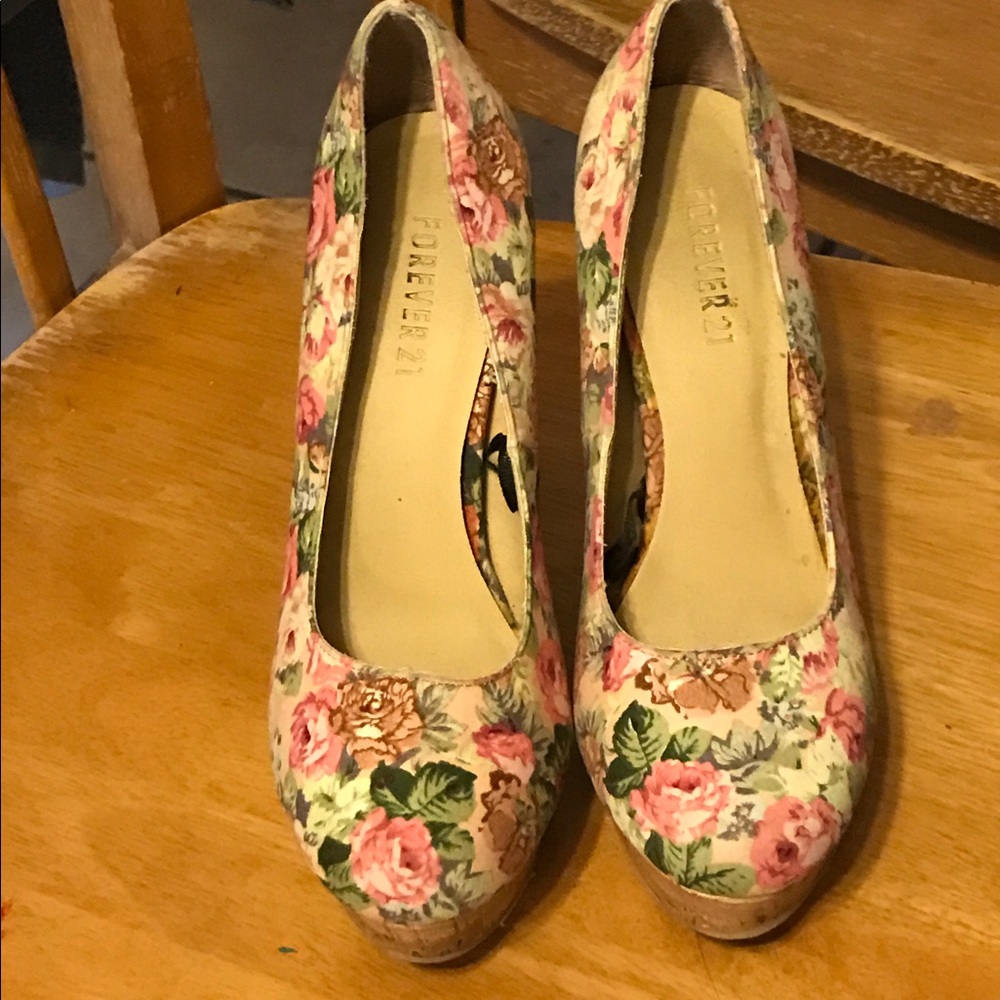 Forever 21 floral pumps