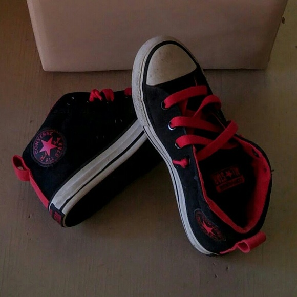 Converse - Picture 2 of 4