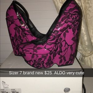 Pick and black wedges