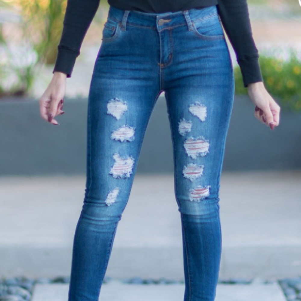 distressed skinny jeans
