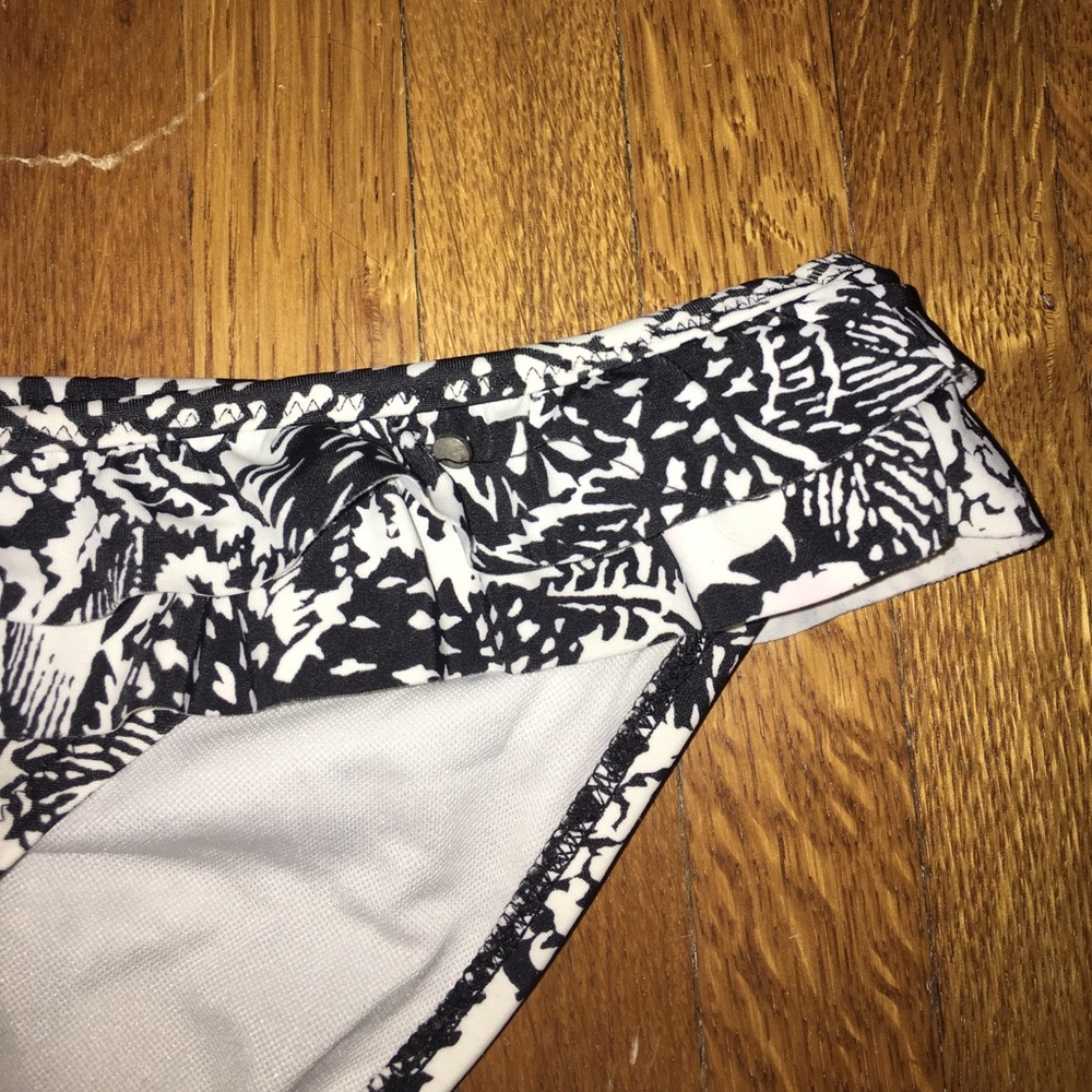 Bikini Set - Picture 2 of 3