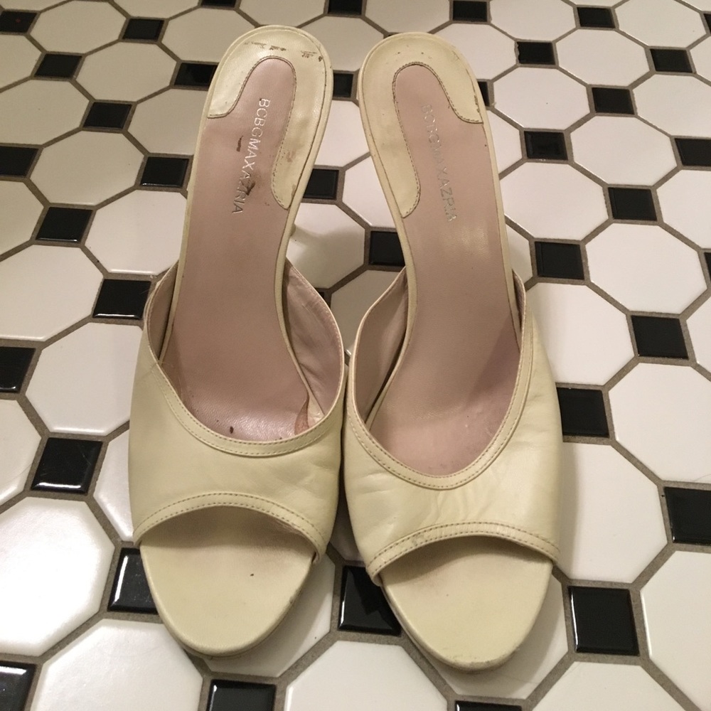 BCBGAMaxAzria Size 8 heels!
