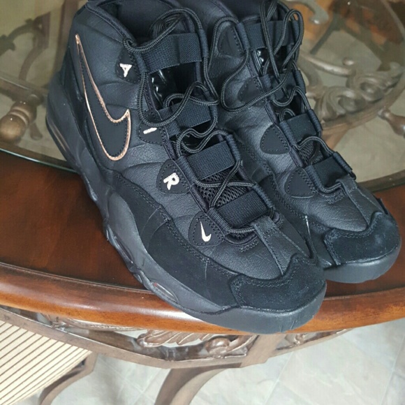 Athletic_Shoes