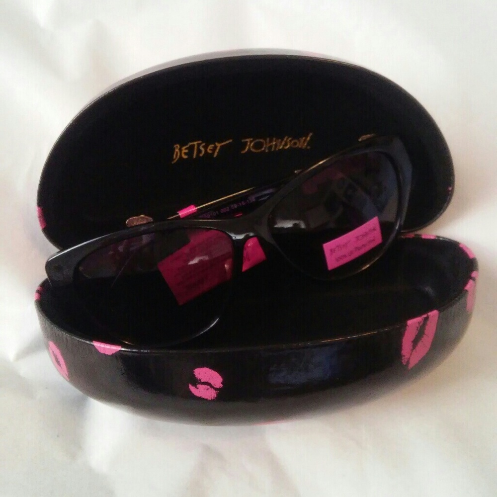 💋Betsey Johnson sunglasses💋