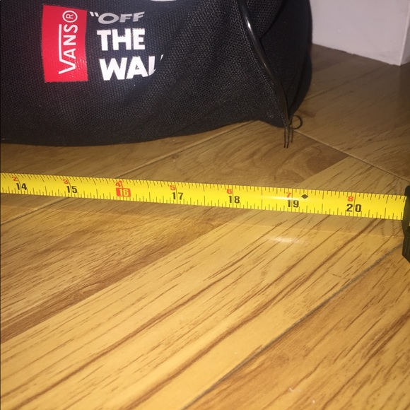 ❌SOLD❌Vans duffle bag - Picture 2 of 3