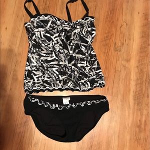 Women's swim suit
