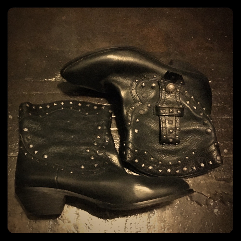 Vince Camuto studded cowboy boots size 9.5