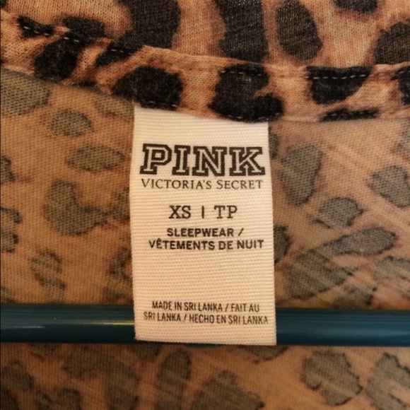 Cheetah print PINK v neck tee - Picture 3 of 4