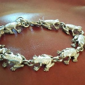 Frog link bracelet