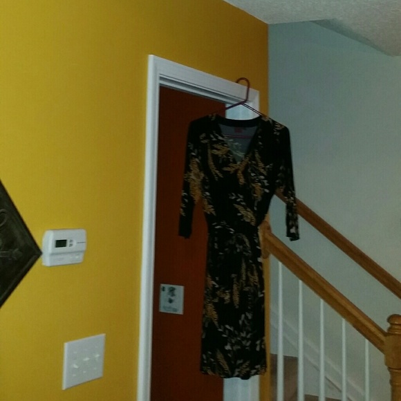 Dress - Picture 1 of 3