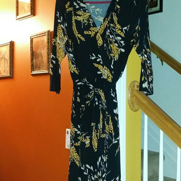 Dress - Picture 2 of 3