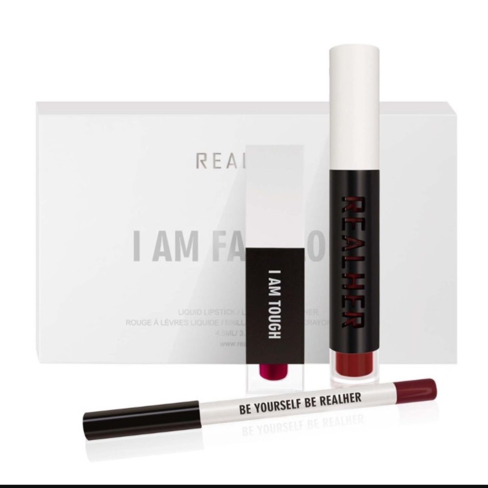 NWOT Realher Lip kit in deep red