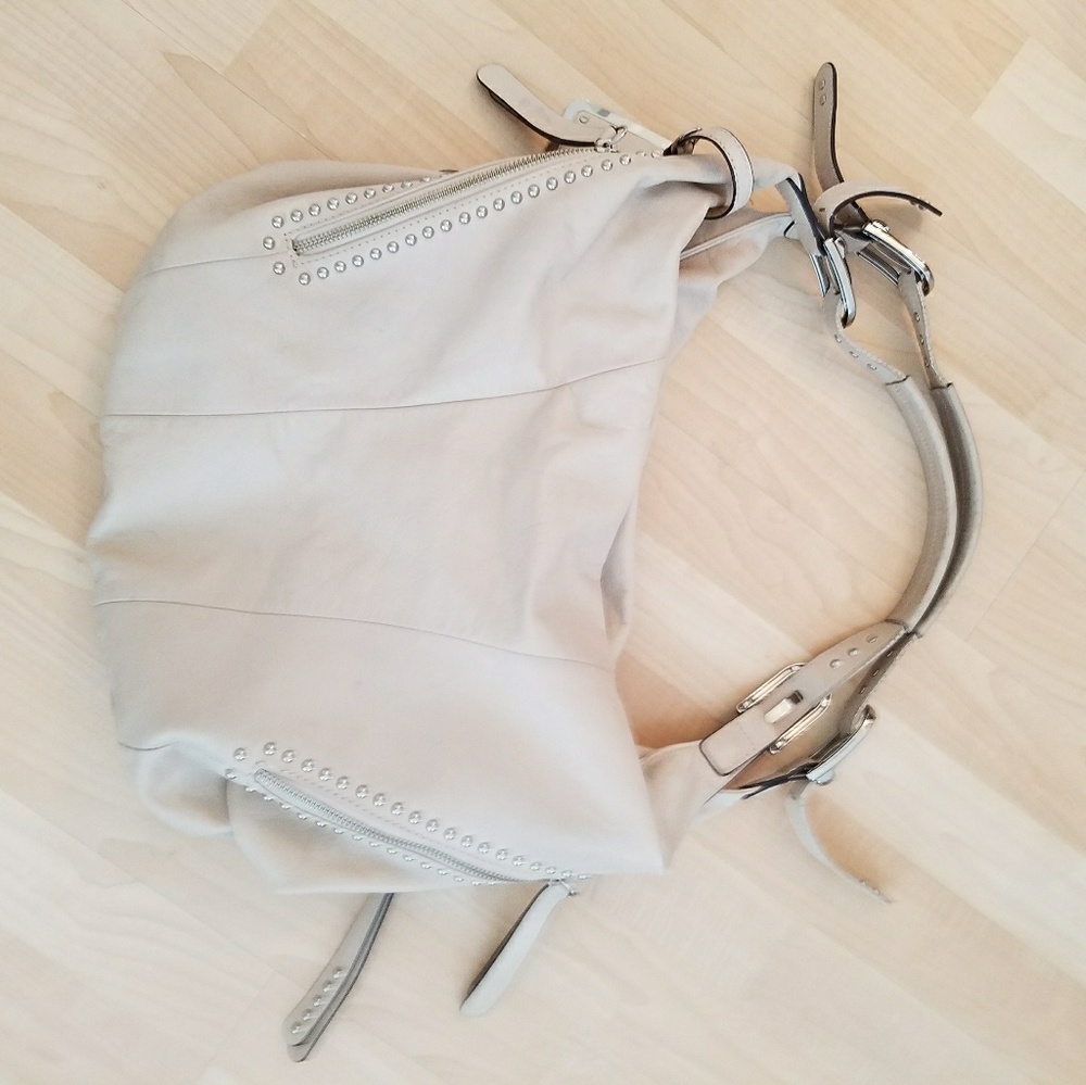 B. Makowsky handbag